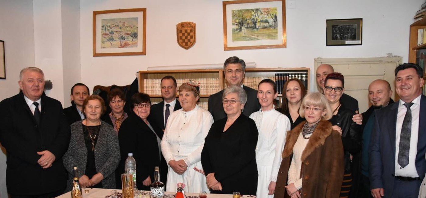 Predsjednik Vlade posjetio rodnu kuću Petra Preradovića: On je dao veliki doprinos našoj kulturi, baštini i identitetu